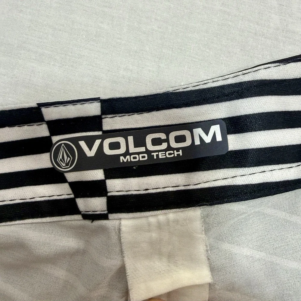 Volcom levitation board